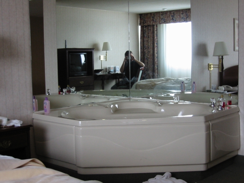 003-Jacuzzi_1.jpg